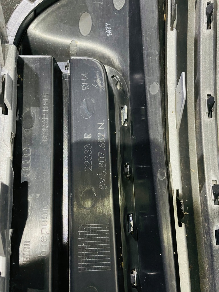 Audi a3 8v5 lift sedan cabrio бампер перед передній 2017-2020 rok Зі Шроту