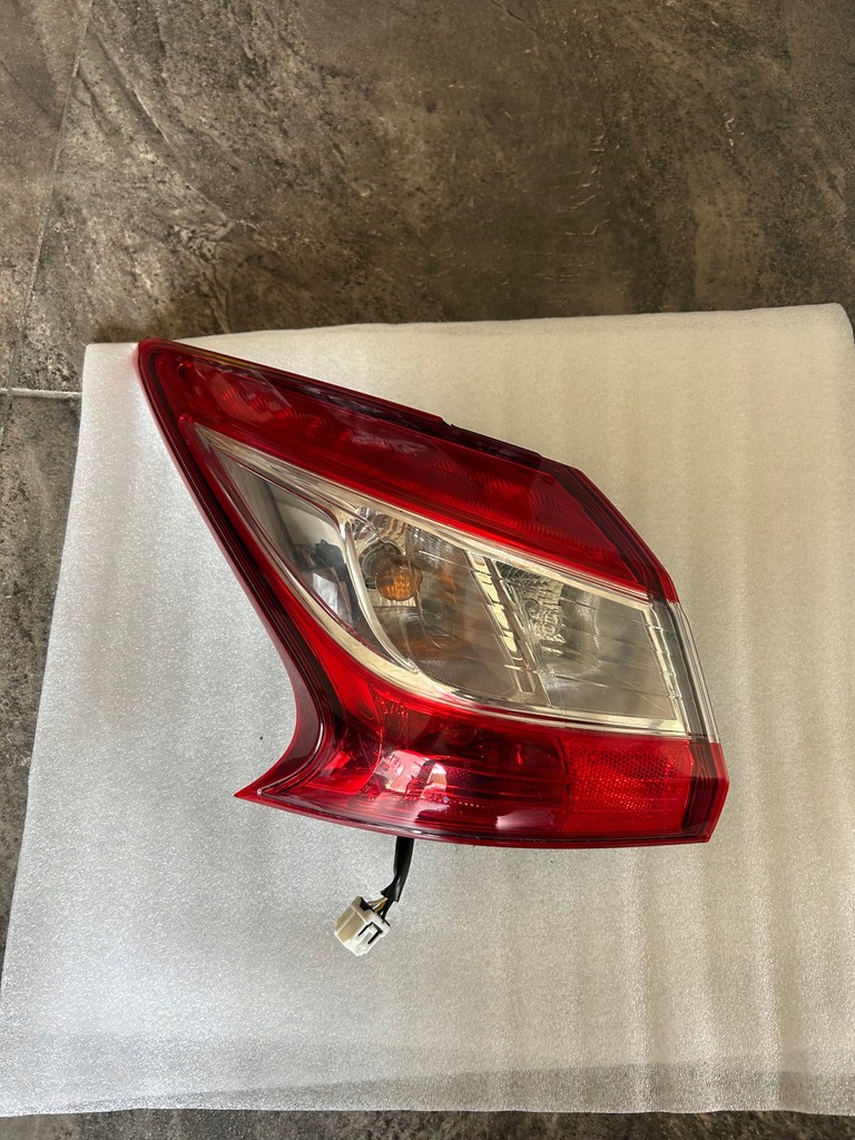 фото №1, Nissan pulsar лампа левый задняя