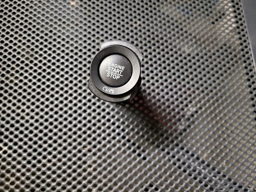 фото №1, Maserati ghibli iii кнопка переключатель запуск стоп 670110262