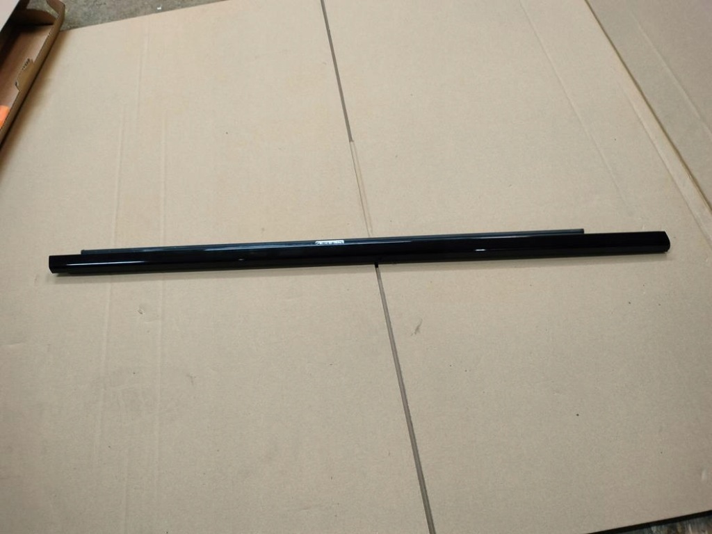 фото №1, Bmw 2 f44 молдинг дверь правый перед 7483132 оригинал идеальное состояние