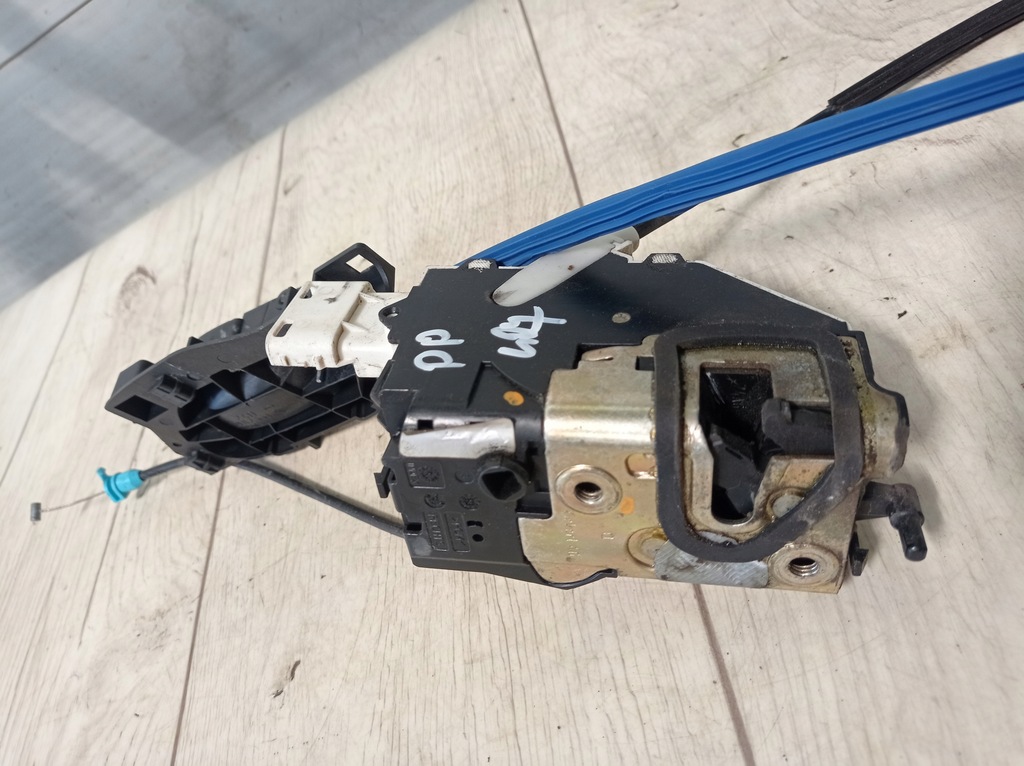 фото №4, Peugeot 407 coupe замок правый europa 9660701880e01