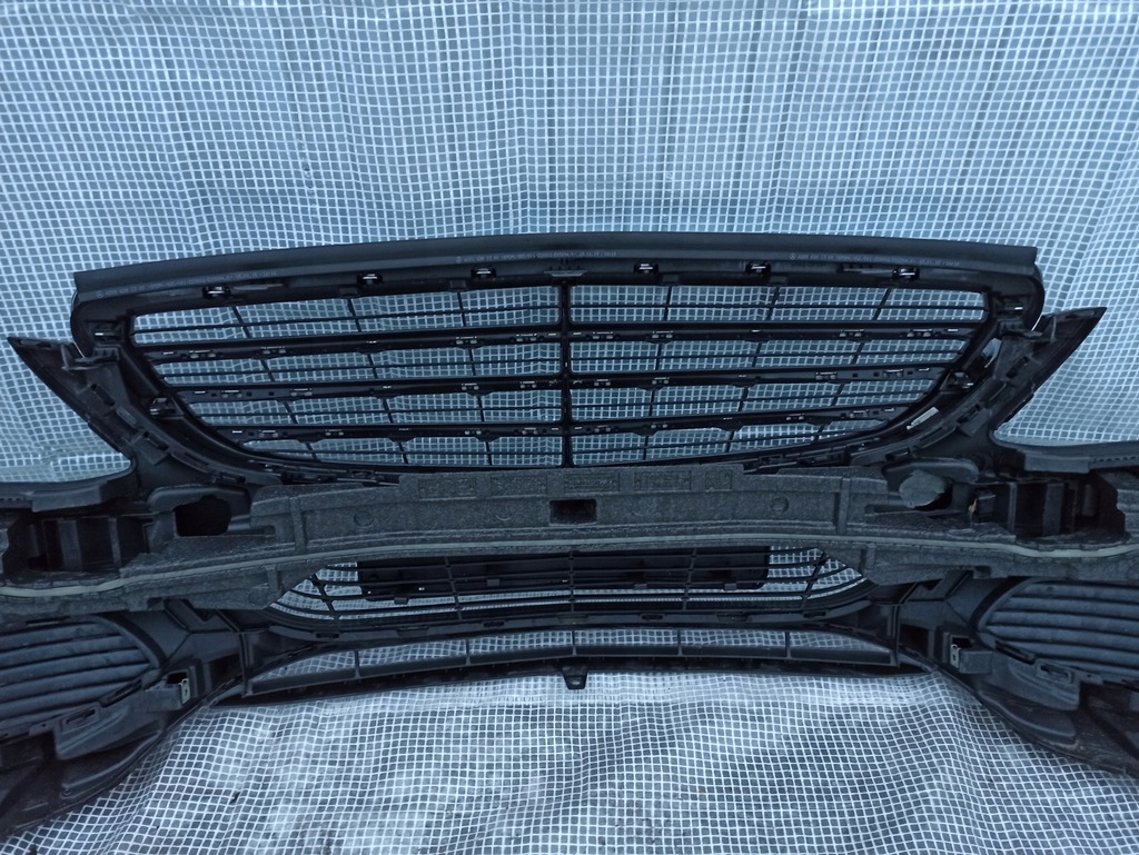 фото №9, Mercedes w205 c-klasa exclusive бампер 197 решётка радиатора idealny w цвет демонтаж