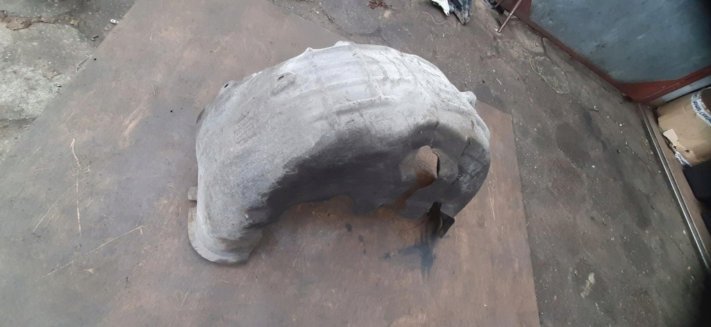 Подкрылок правый задняя audi a5 8t coupe 8t0810172b Киев