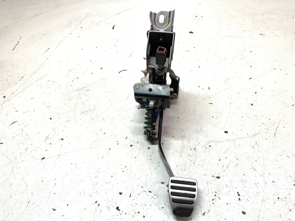 фото №1, Педаль сцепления механическая коробка передач nissan 370z 3.7