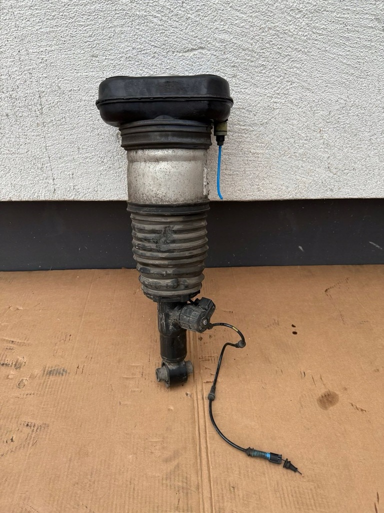 фото №1, Bmw x7 g07 амортизатор лівий задня 6869039