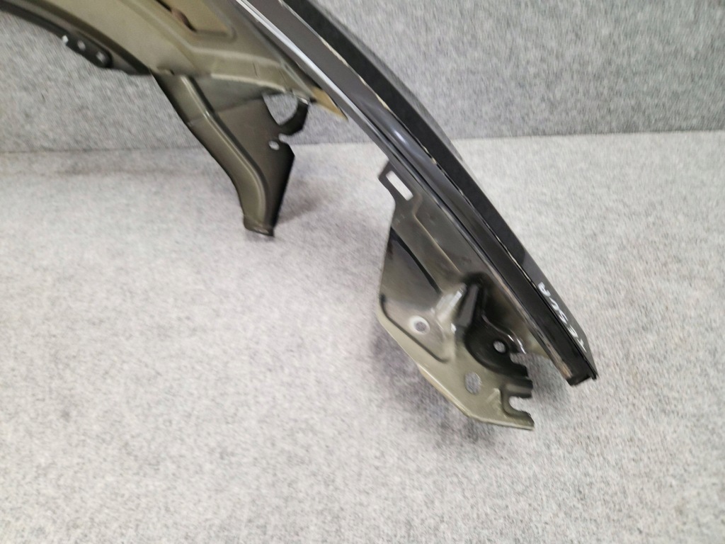 Крыло  передний перед левое  - tesla model y 1618083-00-a 2020- в Украине