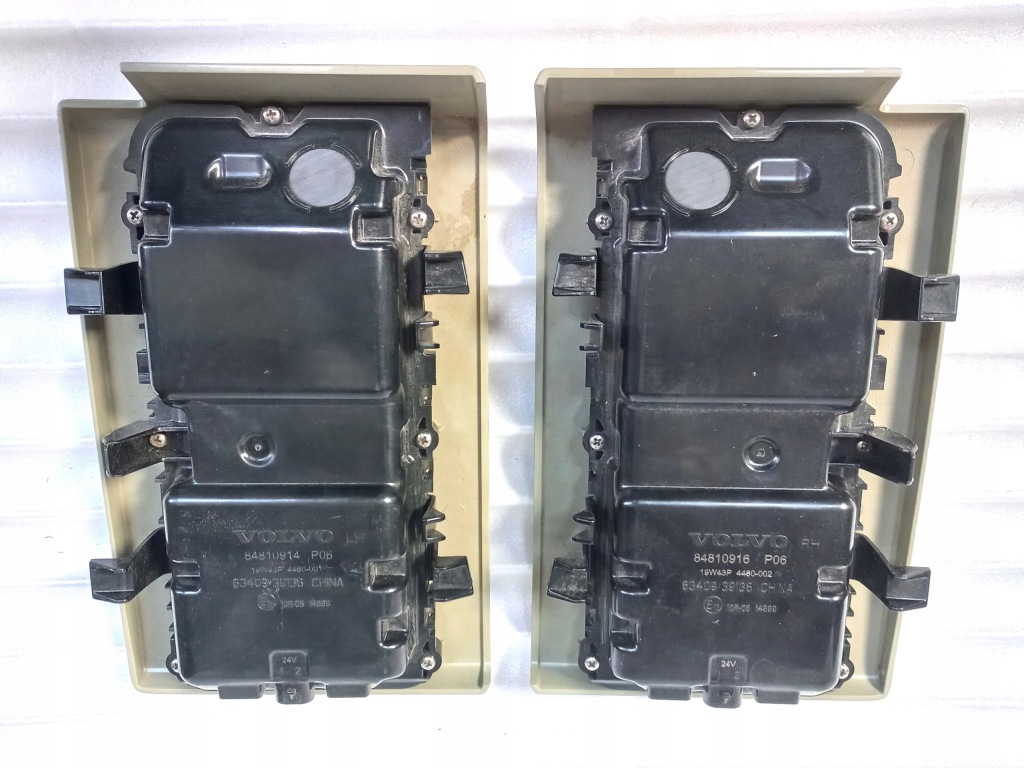 фото №3, Комплект nowa оригінальна лампа лампа освітлення салону кабіни volvo fh 5