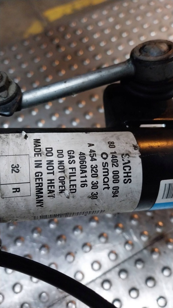 Амортизатор поворотный кулак левый перед a4543203030 smart fortwo 453 twingo 3 Киев