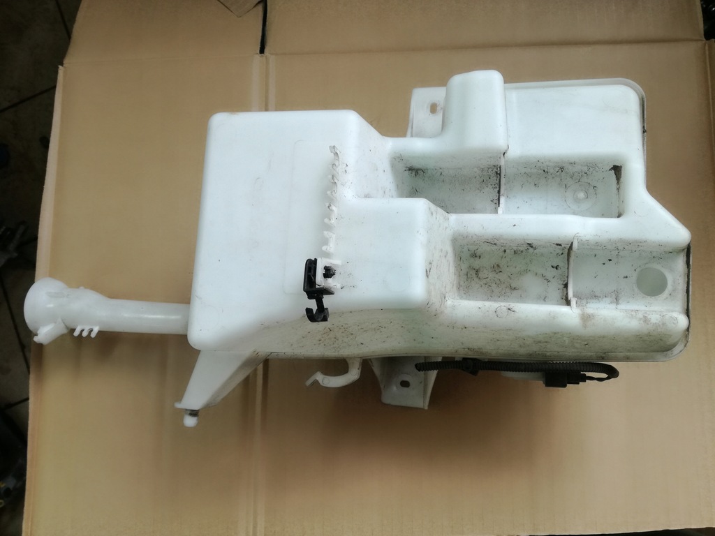 фото №1, Volvo v40 ii 2012 - 2019 rok бак омивача 31391616