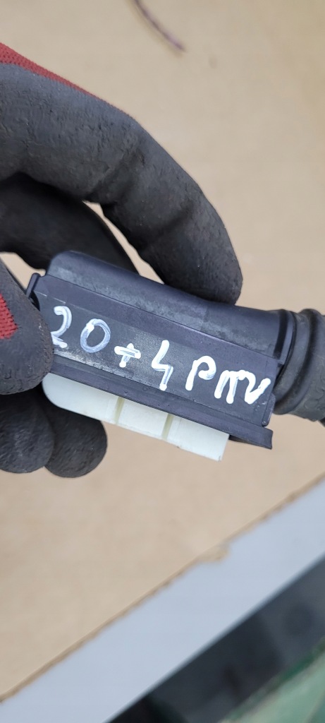 фото №10, A8 a6 s6 штекер колодка zącze дверь 20pin +4 pin камера 4h0972702