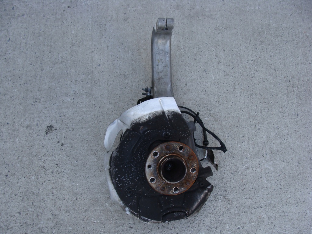 фото №1, Поворотный кулак левая alfa romeo giulia q2 2wd 50539740