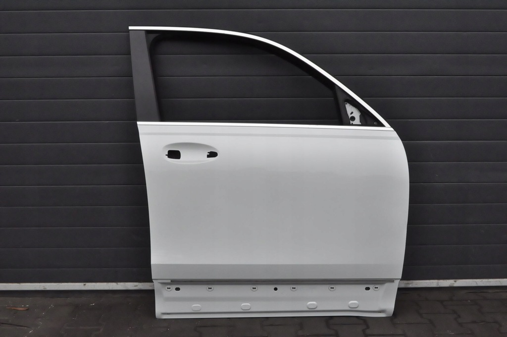 фото №1, Mercedes eqb x243 двері правий перед передні