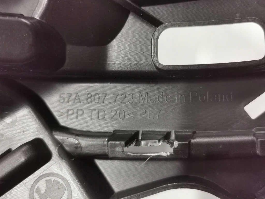 фото №13, Кронштейн, кронштейн, напрямна решітка, решітка skoda karoq przed lift 746.