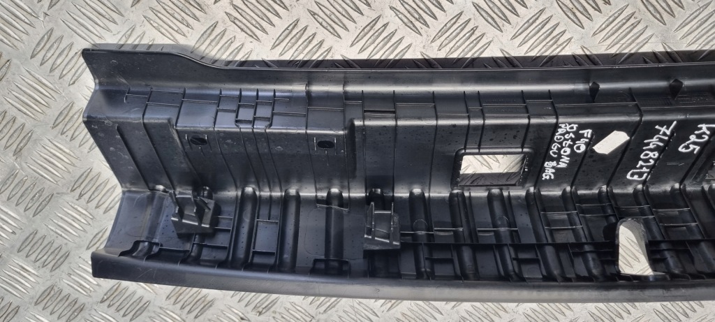Bmw f40 захист накладка поріг багажника 7448213 в Україні