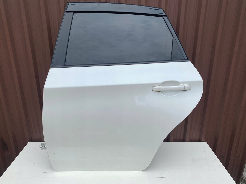 фото №1, Subaru impreza 3 liftback дверь левая задние