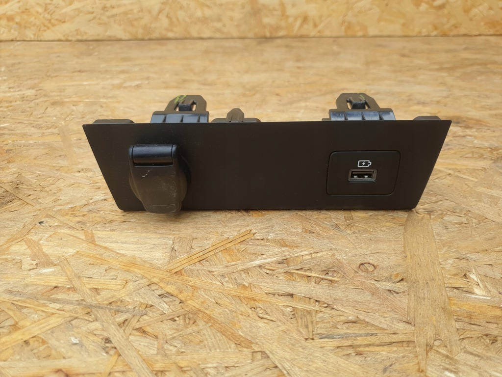 фото №1, Dacia jogger роз'єм usb прикурювач