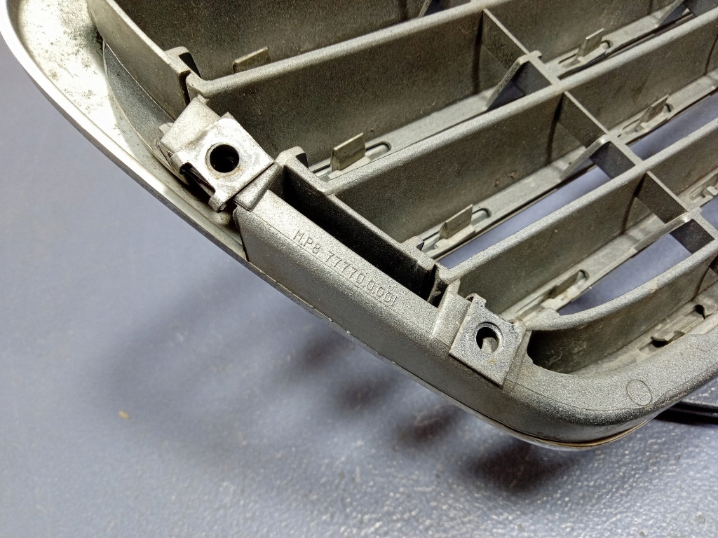 фото №5, Mercedes c klasa w203 решётка радиатора решётка радиатора a2038800183