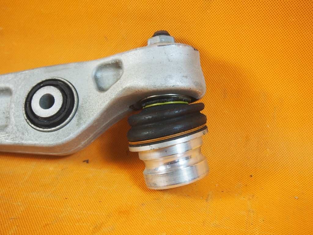 фото №8, Audi e-tron рычаг перед левый шаровая опора 4m0407151h