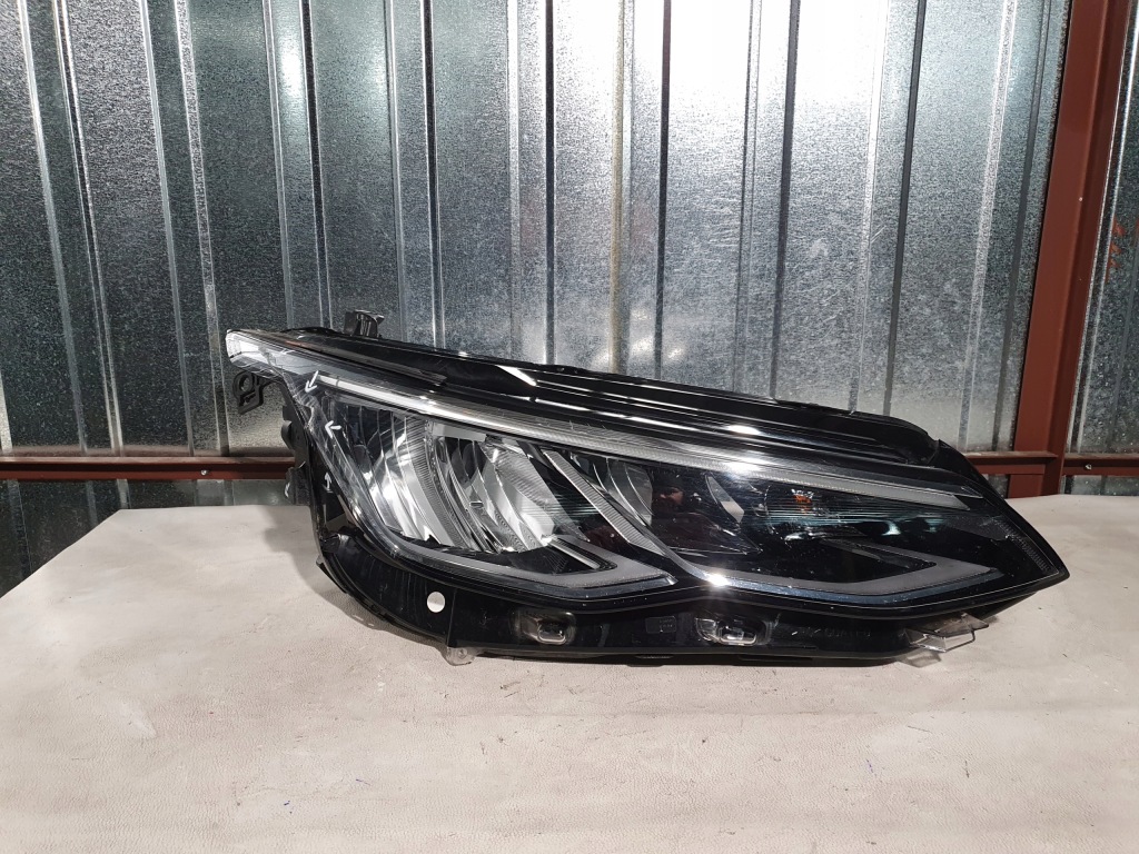 фото №1, Лампа правая перед передняя vw golf viii 8 led 5h1