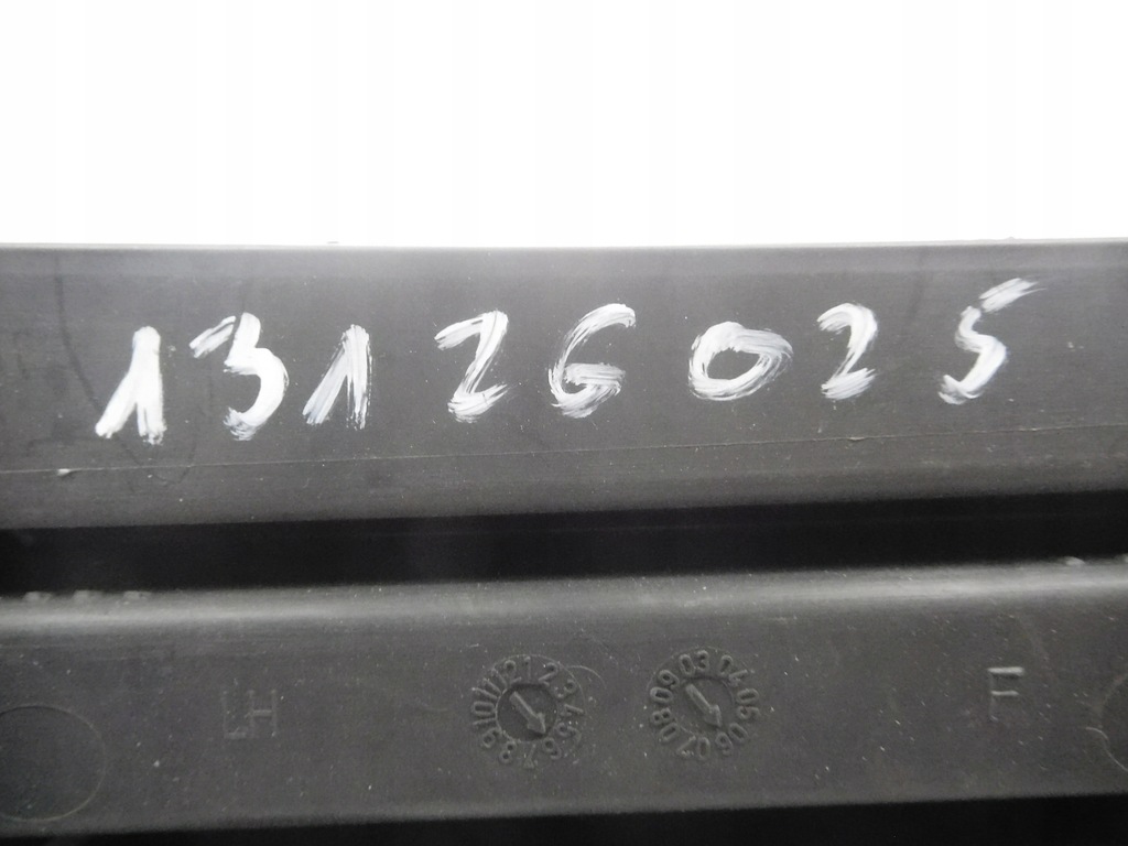 фото №10, Решітка бампера протитуманної фари лівий перед opel astra h оригінальний номер 13126025