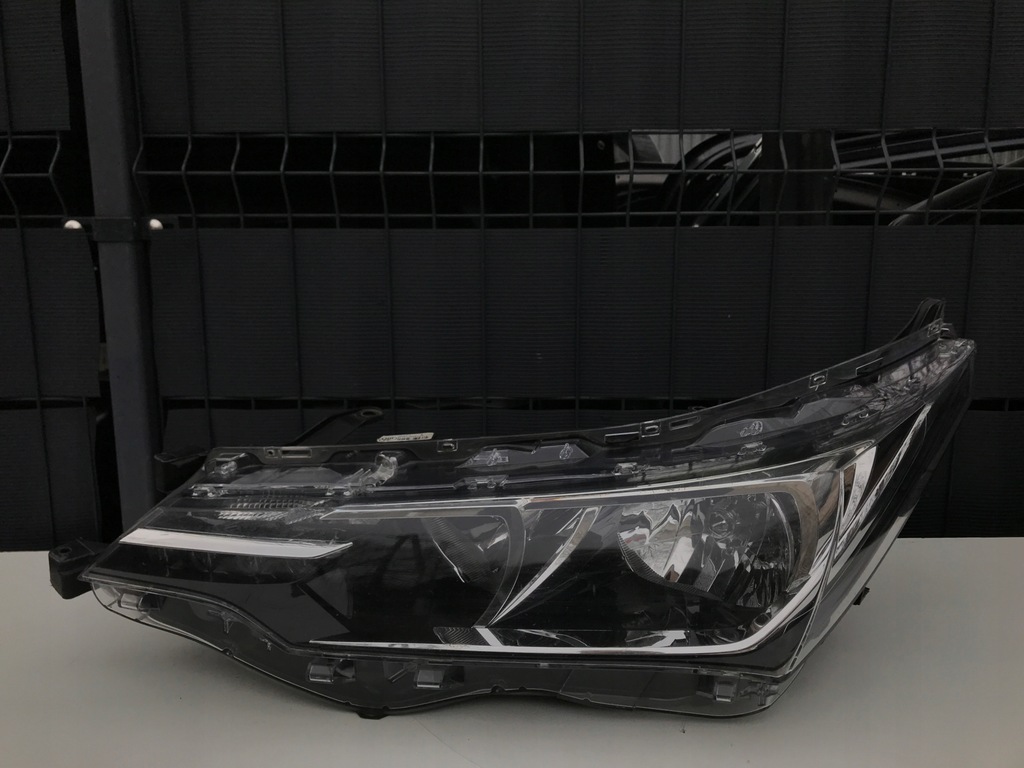 фото №1, Toyota corolla e16 левая лампа перед led lift 2015-2018