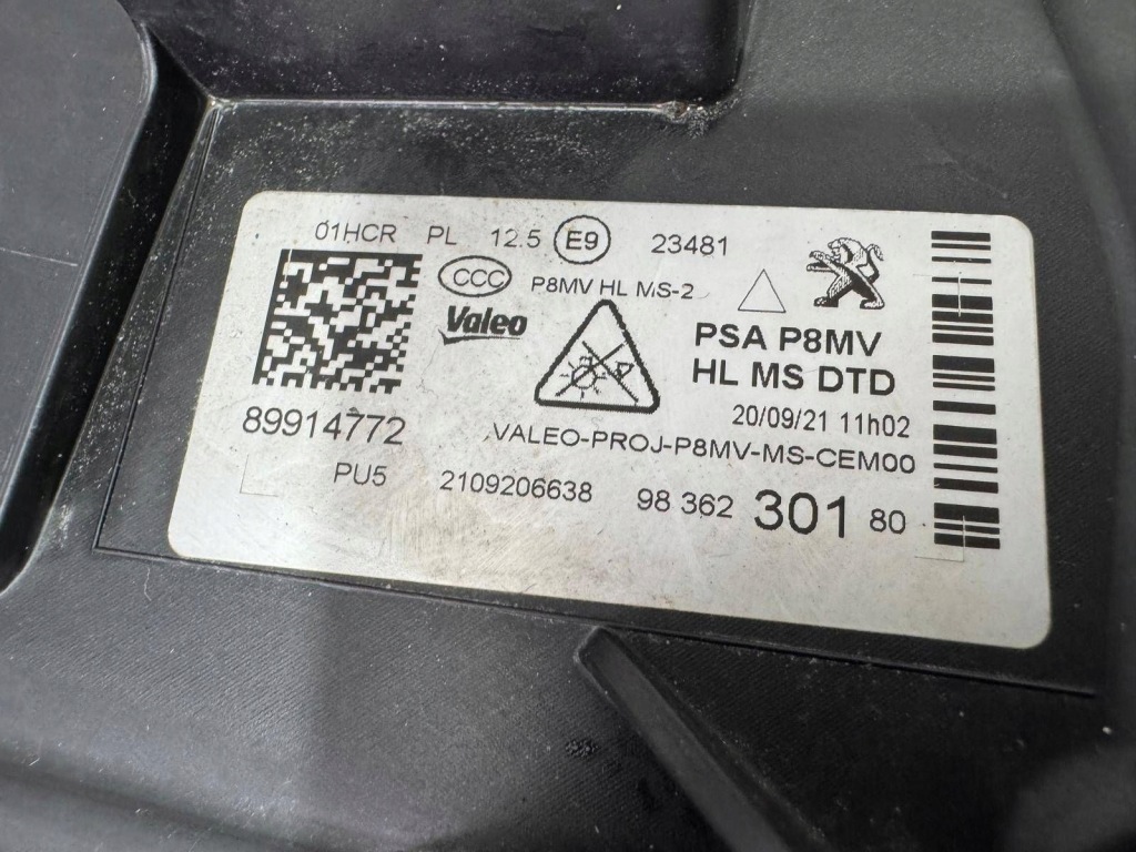 Peugeot 3008 ii рестайлінг  5008 ii рестайлінг  лампа права перед передня 9836230180 Доставка