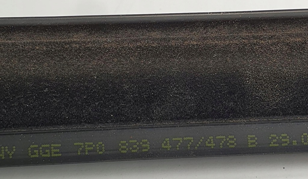 фото №5, Молдинг ущільнювач правий задня porsche cayenne ii 7p5 7p0839477