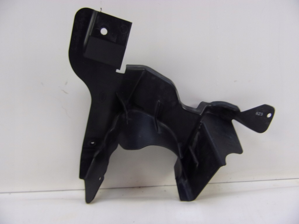 Купити Jaguar e-pace 2.0 d накладка піввісь права перед j9c3-16a262-ab