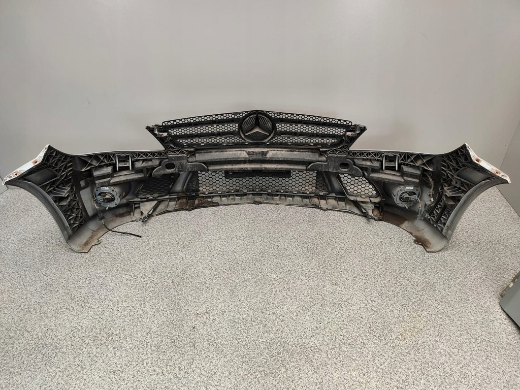 фото №5, Mercedes w204 c63 amg kompletny перед бампер капот крила лампи