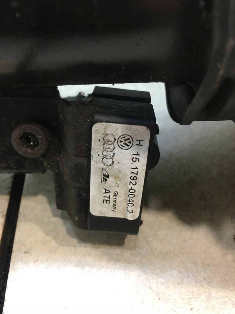 фото №7, Амортизатор правый задняя vw phaeton 3.2 v6 3d0616002g