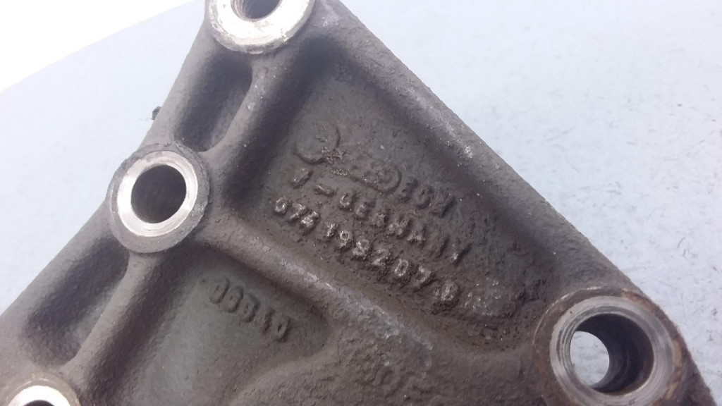 фото №5, Vw transporter t4 2.4d подушка кронштейн двигуна 074198207b