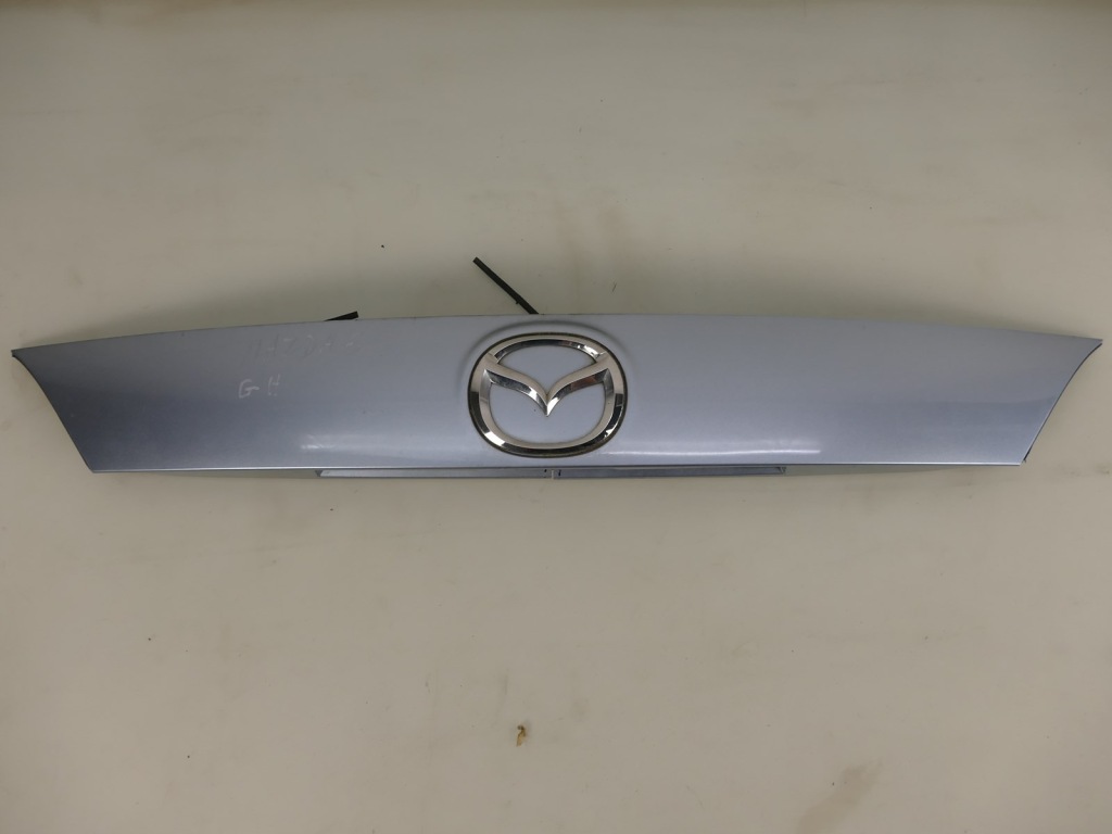 фото №1, Mazda 6 gh lift kombi накладка крышки багажника 40b