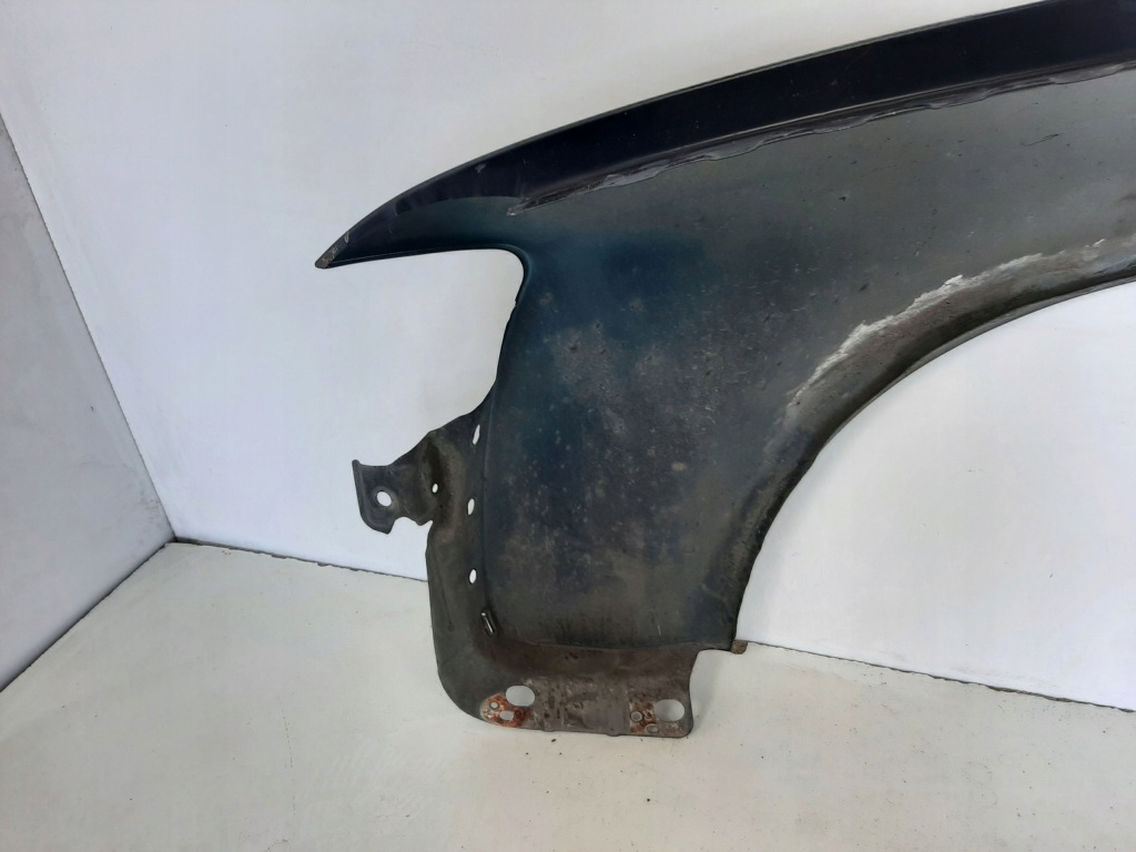 Audi a4 b6 avant 2.0fsi 03r крыло  правый  перед kod lz5l 8e0821106b Недорого