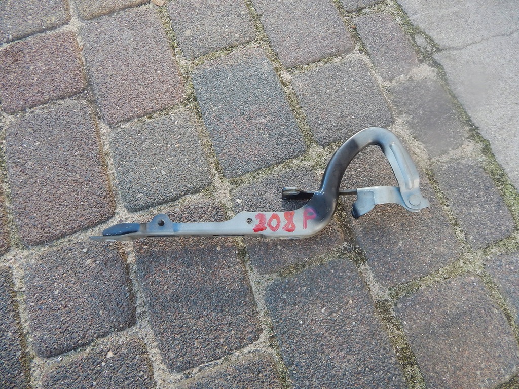 фото №1, Петля накладка prawyi peugeot 208 12-19 r