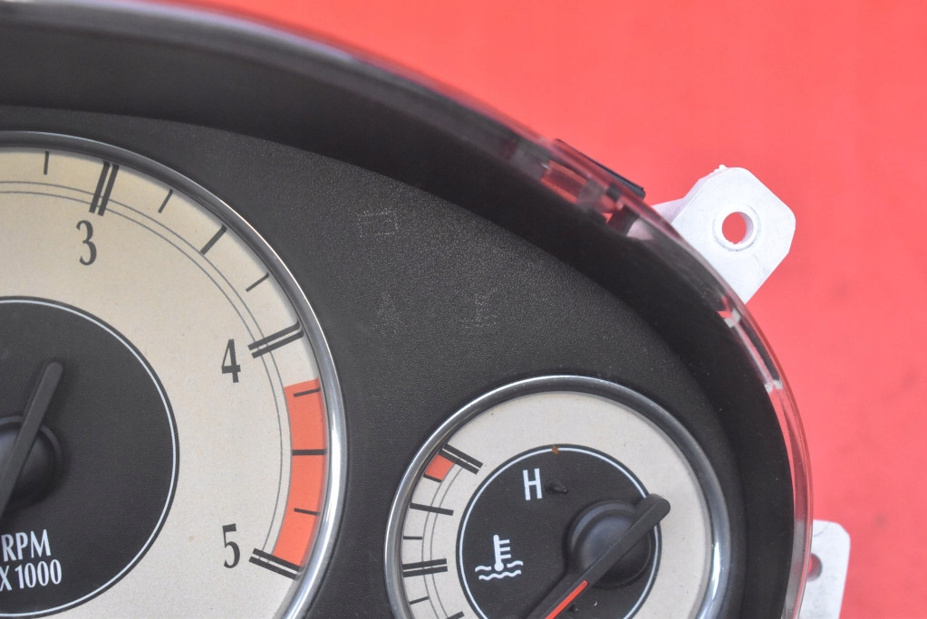 фото №8, Счетчик приборы eu tn157510-7250 chrysler voyager 4 iv 2.5 143 km 01-04