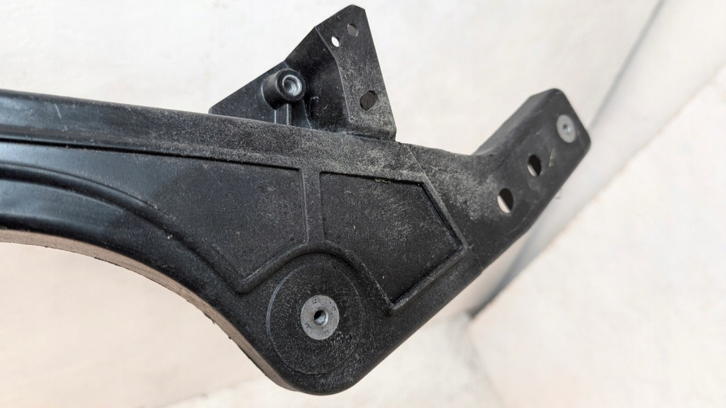 Tesla model y 19- ремень передний усилитель перед 1643524-00-a Недорого