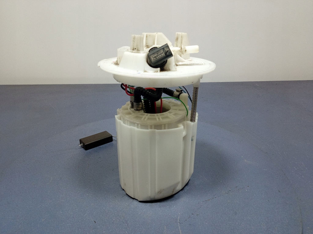 Mercedes gle w292 3.0 b 390 km насос пального a1664701094 в Україні