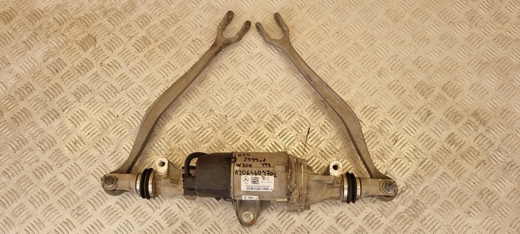 фото №1, Mercedes w206 трансмиссия поворотная osi задний задняя a2064603702