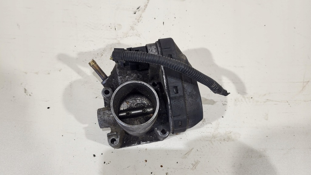 Купить Дроссельная заслонка vw golf iv 1,6 036133062