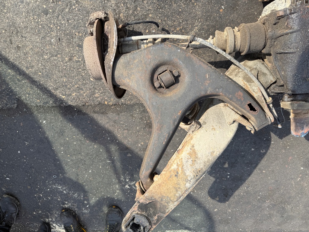 фото №1, Важіль правий задня mercedes w123