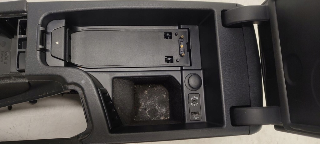 Підлокітник тунель bmw e90 e91 рестайлінг Київ