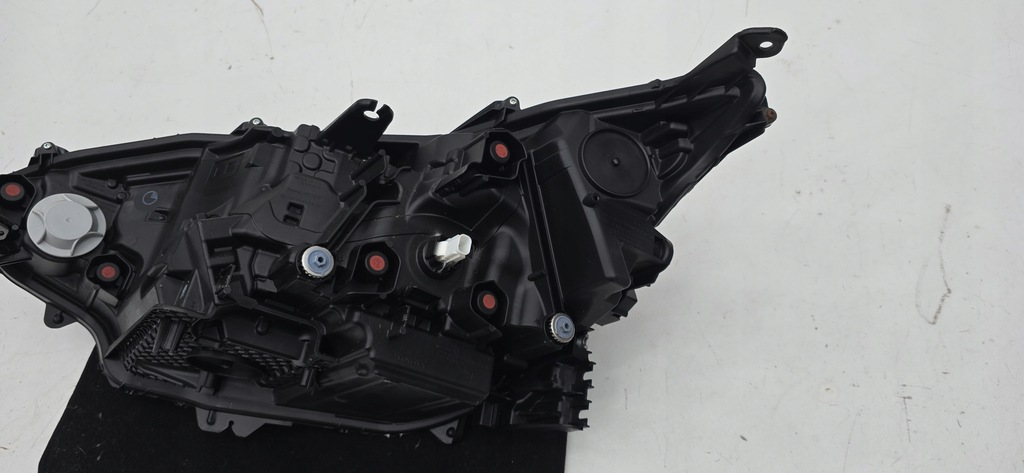 фото №9, Toyota bz4x лампа передня права перед led