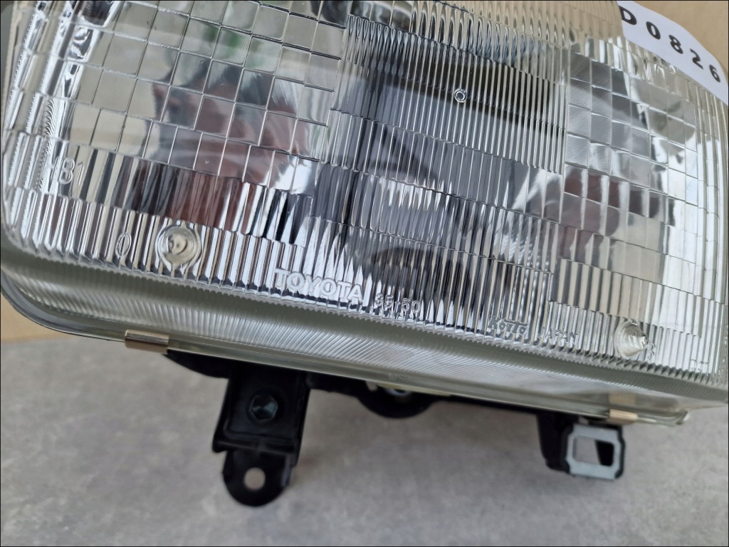 фото №3, Toyota 4runner hilux 90-96 rok левая лампа перед фара 110-75439 d0826