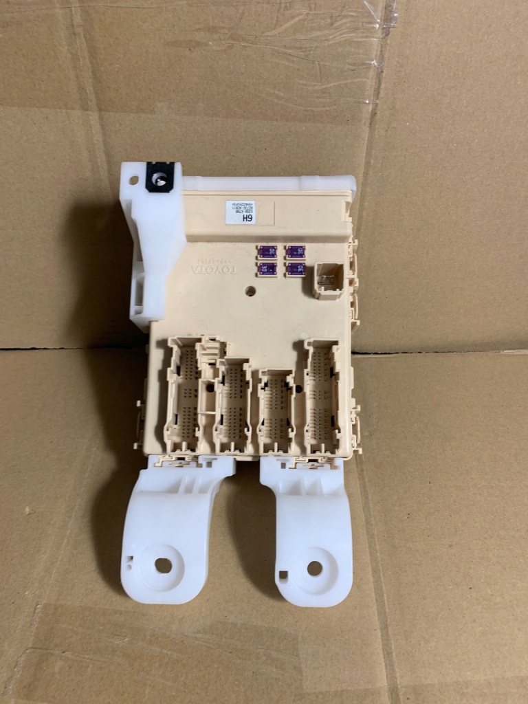 Купить Toyota rav iv lift коробка корпус предохранителей 6358-6798