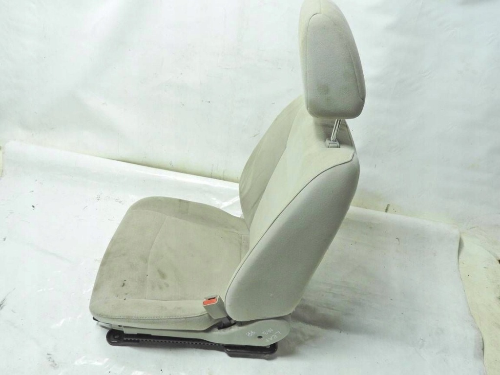 Nissan leaf i 10-17 сидіння правий перед передній Недорого