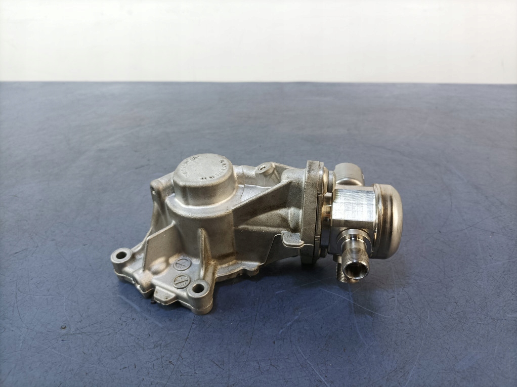 Купити Mercedes c43 w205 3.0 amg насос паливна a2780701101
