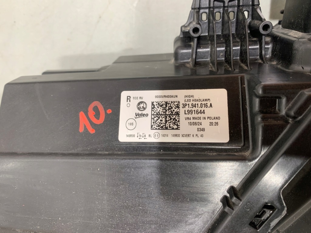 Фара правий фара skoda superb iv crystal led 3p1941016a 992941572 10 Київ