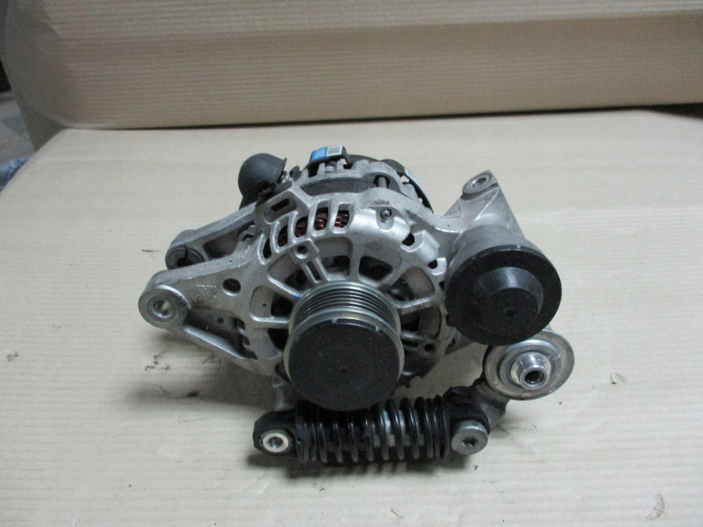 фото №1, Генератор hyundai tucson 1.6 crdi 37300-2u200