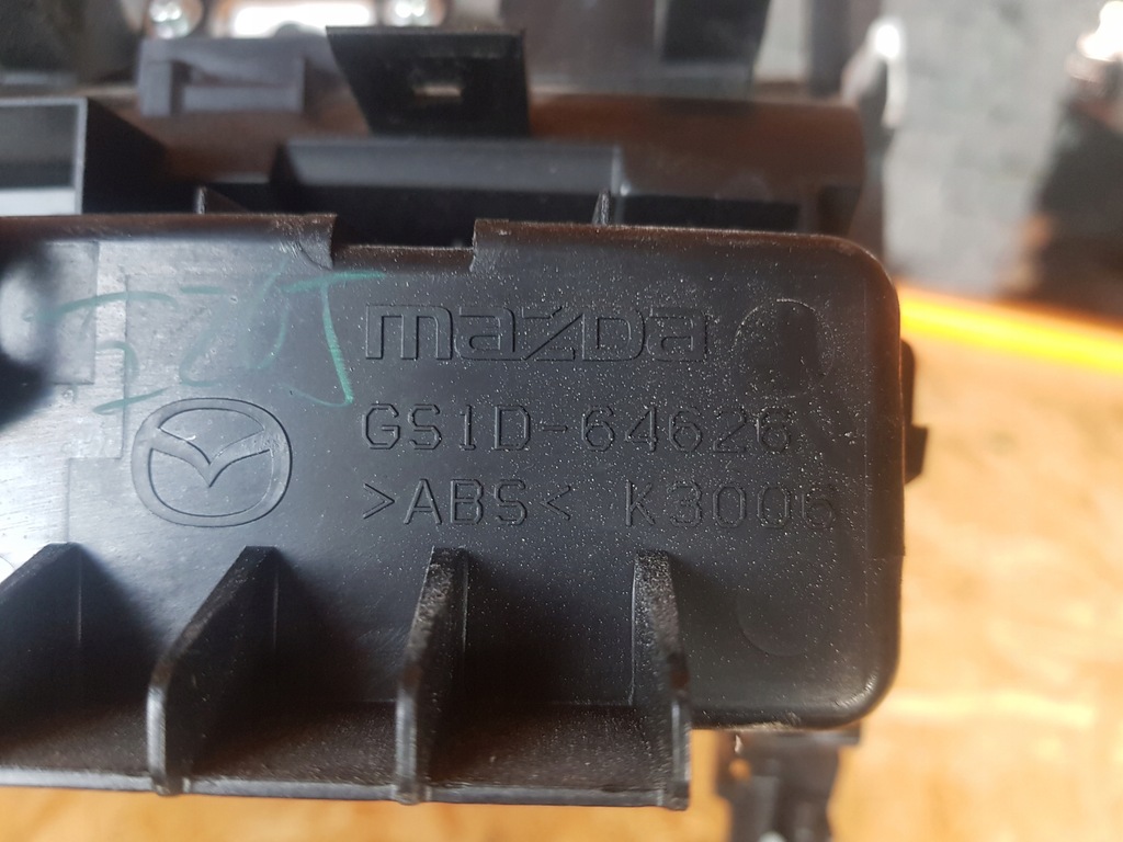 фото №3, Mazda 6 gh рамка радио панели приборной панели консоли