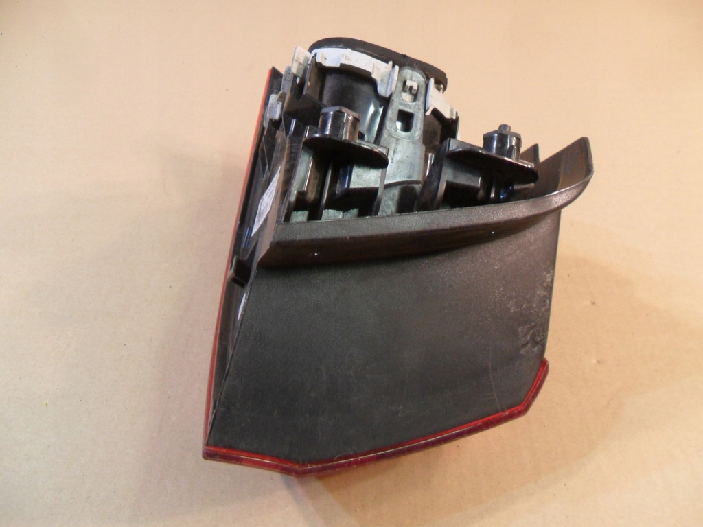 фото №11, Права лампа задня - vw golf vii 7 kombi - 5g9945096c